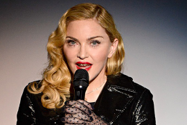 7 Aksi Kontroversial yang Dilakukan Madonna