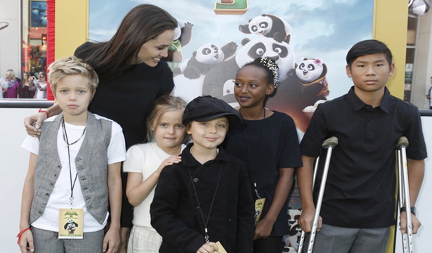 Angelina-Jolie-and-The-Kids
