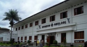 Koleksi Unik Museum Geologi