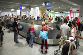 Pengalaman Keluarga Pak Adin di Airport
